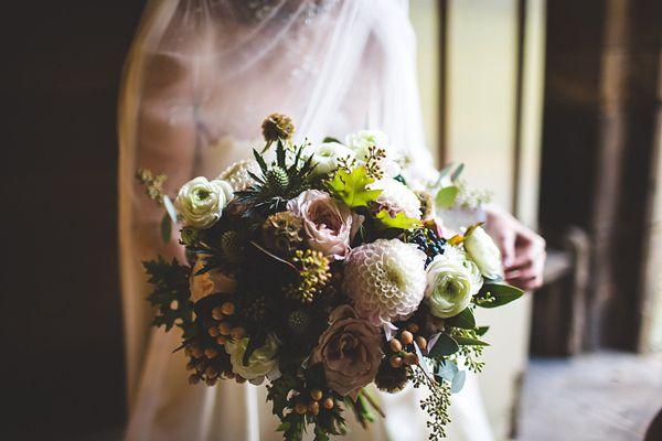 Mariage - A Wonderful 1950s And ’60s Inspired Mustard Yellow Autumn Wedding