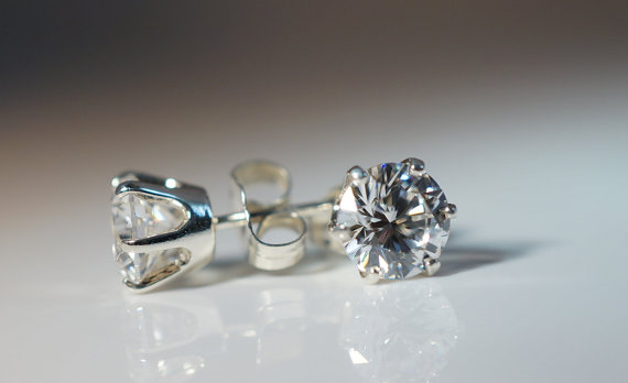 زفاف - 0.84 Carats each Cubic Zirconia Earrings in 925 Sterling Silver CZ Studs Post Hearts & Arrows Round Diamond Simulant Wedding Jewelry 1.68ctw