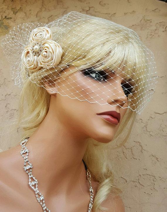 Свадьба - Fascinator, Wedding Hair Clip, Ivory Wedding,Bridal Comb, Bridal Hair Accessory, Birdcage Veil, Bridal Veil, Champagne Veil, 2pc set