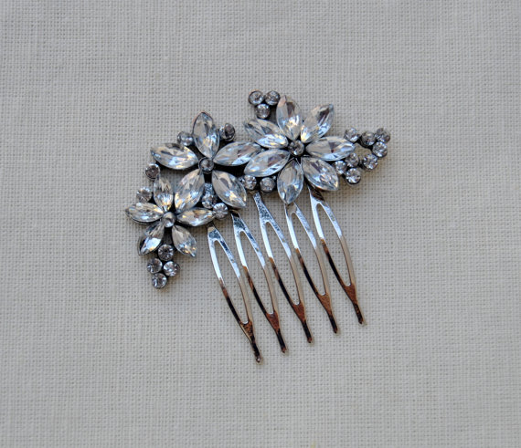 Hochzeit - Flower Silver Crystal Bridal Art Deco Hair Comb, Downton Abbey,Great Gatsby, Vintage Inspired Hairpiece, Bridal Hair Accessory, Crystal Comb