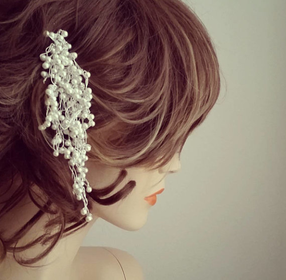 Wedding - Wedding Hair Comb for Veil, Bridal Hair Accessories, Bridal Pearl Headpiece, Rhinestone Pearl Hair Wine, Pearls Dangle on Bridal Bun