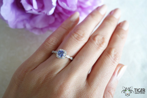 زفاف - 3/4 Carat Round Halo Ring, Vintage Inspired, Art Deco, Man Made Tanzanite & Diamond Simulants, Engagement Ring, Wedding, Sterling Silver