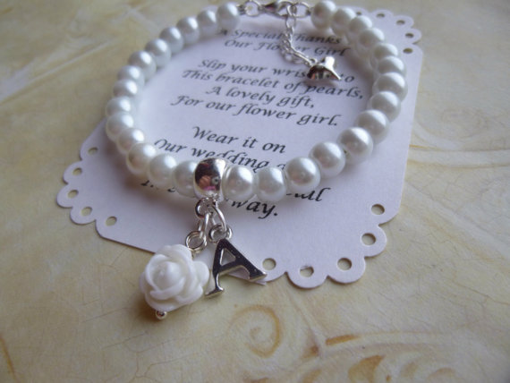 Mariage - Personalized Flower Girl Bracelet, Pearl Flower Girl Bracelet, Personalized Pearl Flower Girl Bracelet, Personalized Childrens Jewelry, Gift