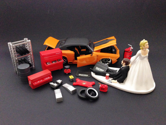 Hochzeit - Funny Auto Mechanic Funny Bride and Groom Wedding Cake Topper with 1969 Orange Chevy Chevelle SS - Unique Wedding Cake Decoration Ideas