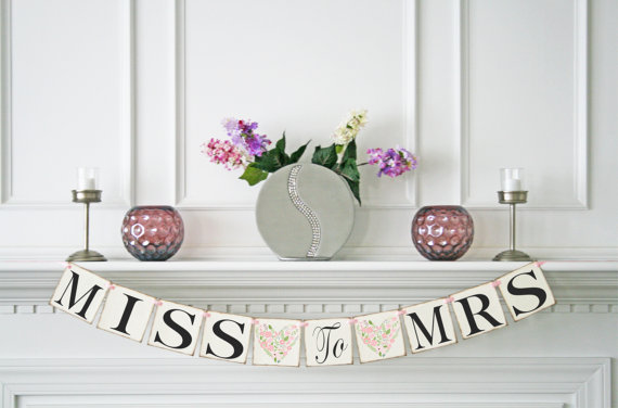 Hochzeit - Miss To Mrs Banner - Bridal Shower Banner - Wedding Banner - Bachelorette Party Photo Prop