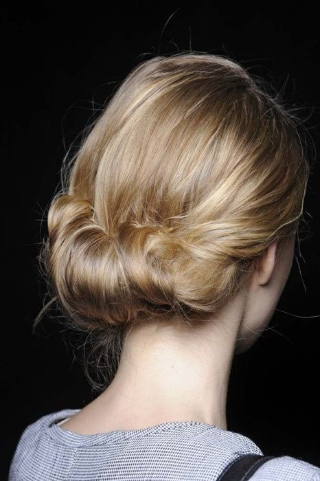 Hochzeit - 5 Hopelessly Romantic New Wedding Updo Ideas (Click And Let The Swooning Begin)