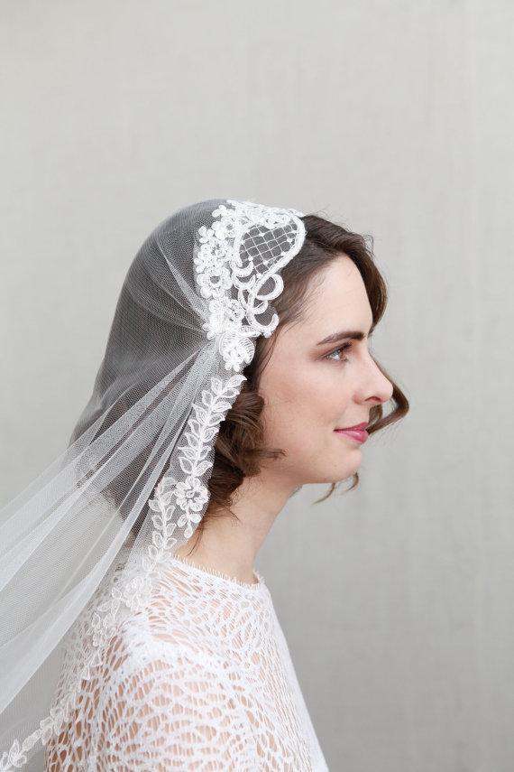 Mariage - Juliet cap veil in  champagne, off white or ivory, 1930s Wedding Veil, 1920s wedding veil, catherdral length veil, chapel legth veil