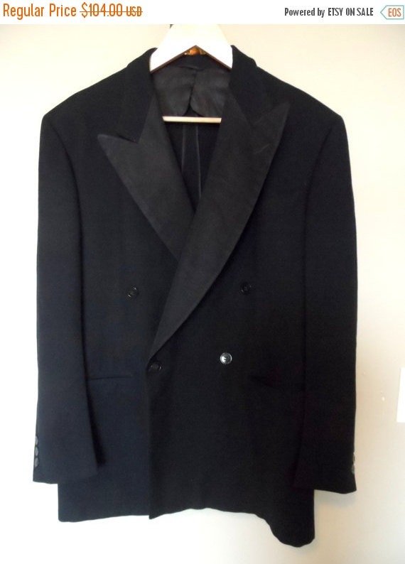 Wedding - 40% OFF SALE Vintage 1940's Tuxedo Dinner Jacket * BOND . Black Wool . Textured Grosgrain Lapel . Wedding . Prom . Party . Excellent Vintage
