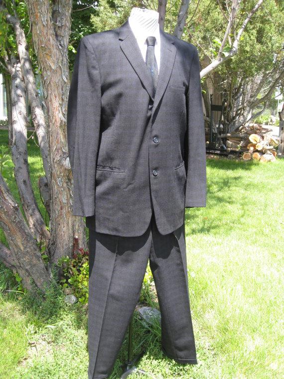 Hochzeit - 1960s Mens 2 Piece Wool/ Wool Blend Subtle Plaid Navy/Black Mad Men/ Mod Suit Size  40/ 31 By Don Richards
