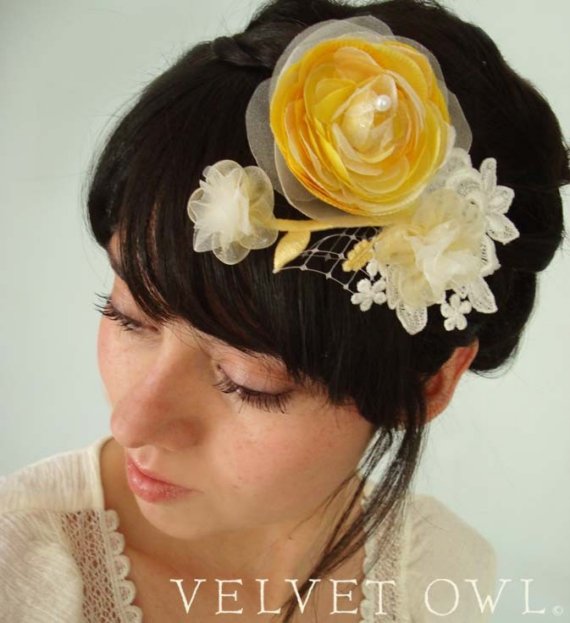 Hochzeit - Bridal clip or comb fascinator Yellow Ranunculus flower and detachable French russian netting birdcage veil - SAVANNAH