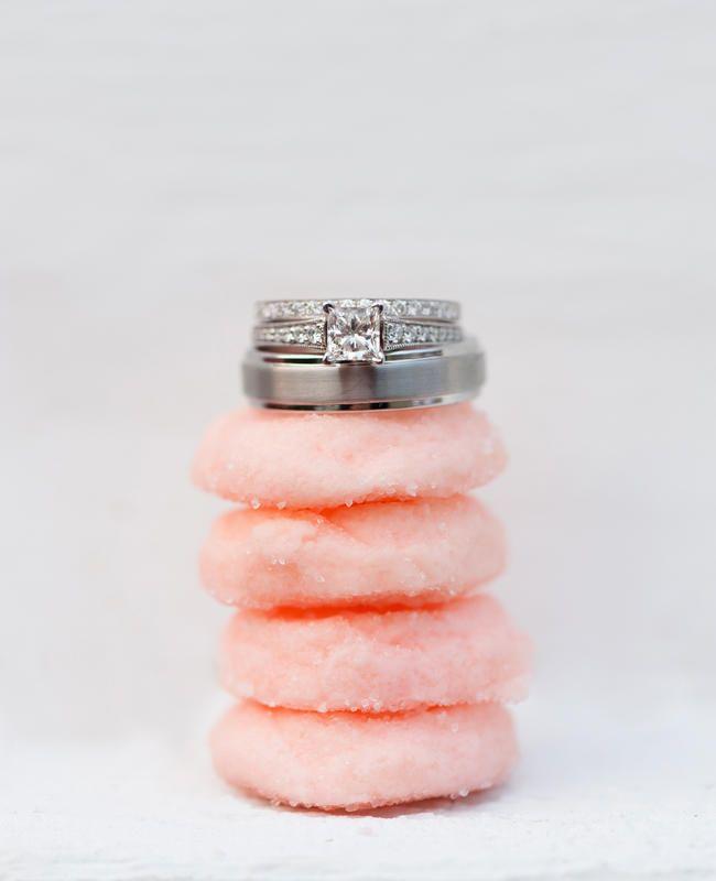 زفاف - 12 Creative Ways To Photograph Your Wedding Rings
