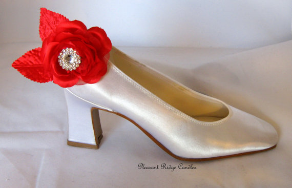 Hochzeit - Red Shoe Clips Wedding Shoe Clips Rhinestone Shoe Clips Rose Shoe Clips Mother of the Bride Bridesmaids Cheap Shoe Clips Color Choice