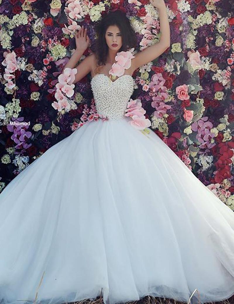 زفاف - Exquisite 2015 Beaded Arabic Crystal Wedding Dresses Sweetheart Sleeveless Puffy Islamic Dubai Bridal Dress Ball Gowns Chapel Train Online with $129.06/Piece on Hjklp88's Store 