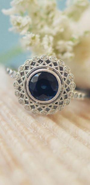 Свадьба - 18K White Gold Sapphire Alvadora Diamond Ring