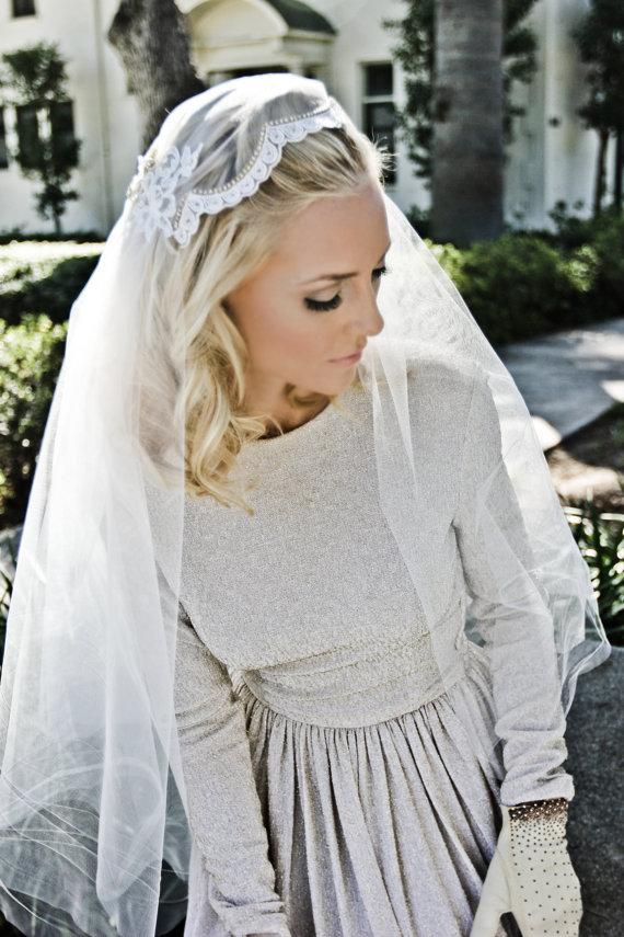 زفاف - Lace Juliet Bridal Cap Wedding Veil, Alencon Lace Rhinestone Scallop, Fingertip, Waltz, Chapel, Cathedral, Style: Dolly #1205