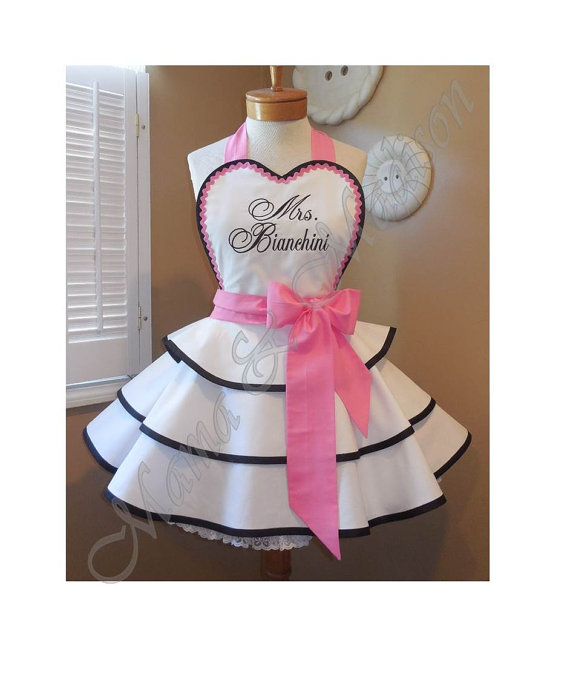 زفاف - Custom Embroidered Bridal Apron Accented In Sweet Pink, Featuring Personalization Of Your Choice...Perfect Bridal Shower Gift