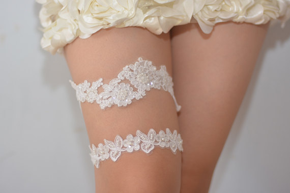 Mariage - white bridal garter, white lace garter, wedding garter, bride garter,, vintage garter,