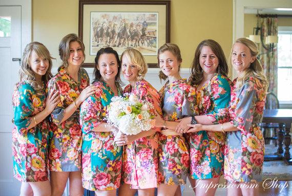 Hochzeit - Bridesmaids robes, Set of 6, For Bride Kimono Robes, foral robe and blooms, maid of honor, spa robe beach, wedding robes