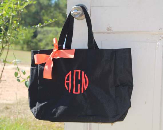 Свадьба - 6 Personalized Bridesmaid Gift Tote Bags