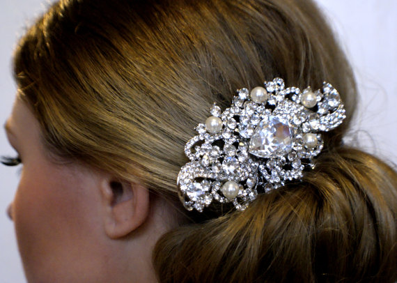 زفاف - Bridal hair comb. Vintage inspired crystal pearl wedding comb. Crystal hair piece. Bridal party. Pearls head accessory