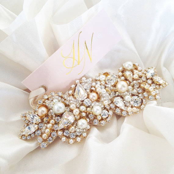 زفاف - Crystal and Pearl Bridal Comb- One-of-a-Kind Hand-Beaded