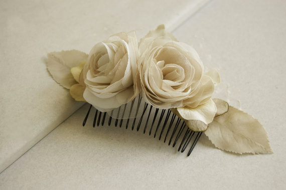 Mariage - Wedding Hair Flower, Bridal Hair Piece, Champagne Hair Flowers, Rustic Wedding Hair Flowers, Bridal Hair Comb