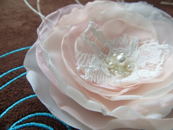 Свадьба - Ivory, blush pink bridal flower hair clip, bridal hair flower, bridal hairpiece, bridal hair clip, wedding hair accessories,bridal accessory