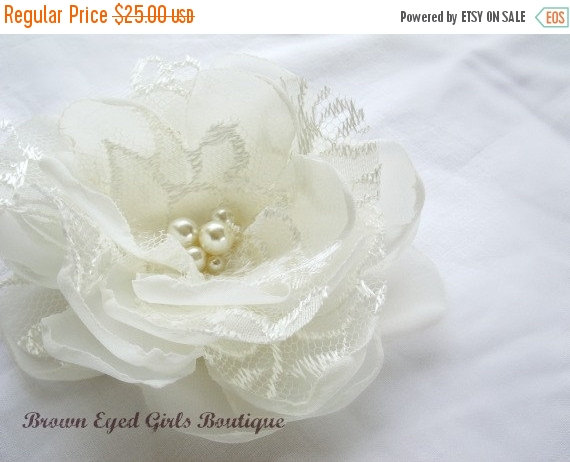 Hochzeit - On Sale Ivory Lace Bridal Flower Hair Clip, Ivory Lace Wedding Hair Accessory
