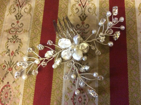 زفاف - Bridal hair accessories, wedding hair accessories, bridal comb, wedding comb, handmade freshwater pearl Swarovski crystal hair comb
