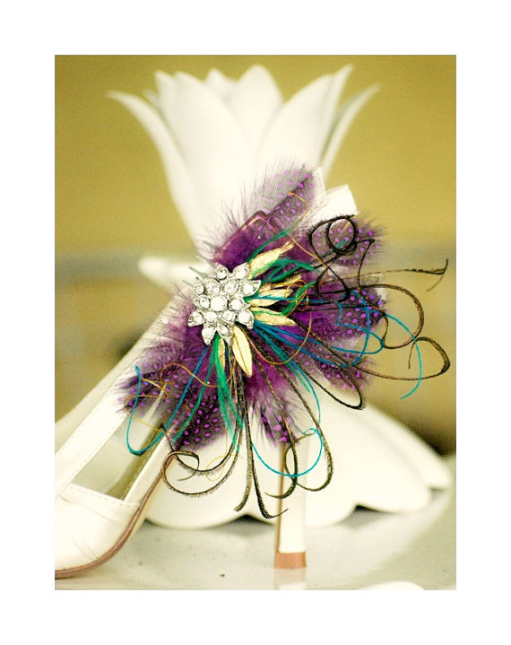 Mariage - Shoe Clips Purple Black Kelly Green Turquoise Feathers. Gold String / Silver Rhinestone. Bride Bridal Bridesmaid Couture, Statement Cheerful