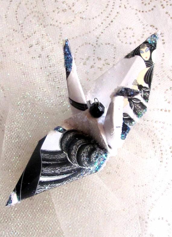 Свадьба - Erte Art Deco Peace Crane Bird, Wedding Cake Topper, Party Favor, Origami Ornament, Japanese Paper Anniversay Place Card Holder Decoration