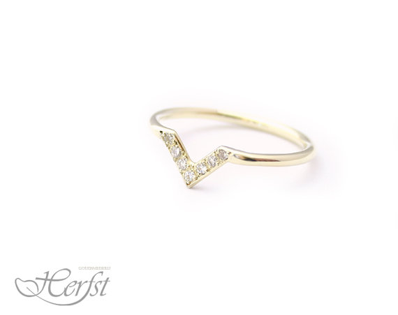 Mariage - 14k Diamond solid golden V band ring, engagement ring, wedding ring, diamond ring, Handmade