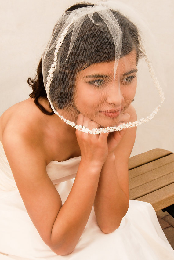 Wedding - Tulle Blusher Wedding Veil with Rosebud Lace Trim - Tiny Veil - Birdcage Veil - Short Veil - Simple Wedding Veil -  Milan