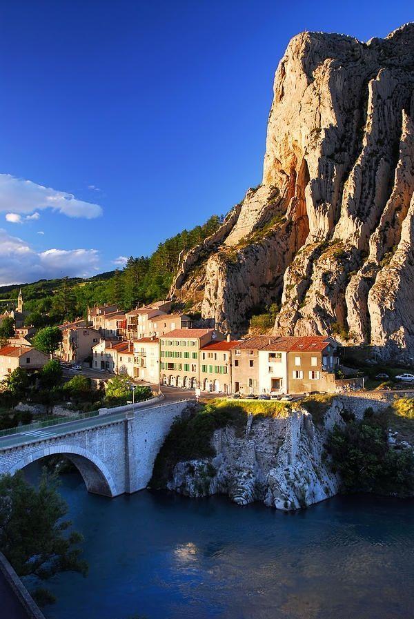 Свадьба - Town Of Sisteron, Provence, France