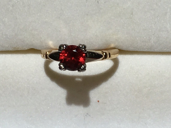 Hochzeit - Vintage Garnet Ring in 14k Rose Gold. 0.75 Carat Round Cut. Unique Engagement Ring. Estate. January Birthstone. 2 Year Anniversary Gift.
