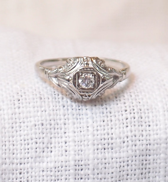 Hochzeit - Art Deco Diamond Engagement Ring in 18k Gold