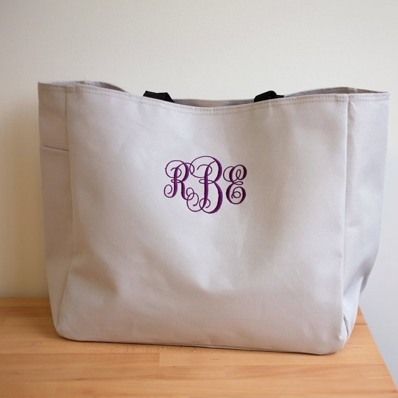 Hochzeit - Set of 9 Tote Bags - Monogrammed Bridesmaids Gifts