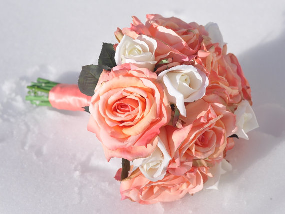 زفاف - Silk Wedding Flower Bridal Bouquet made with Coral Roses, Ivory Roses silk flowers Keepsake Bouquet, Holly's Silk Wedding Bouquet.