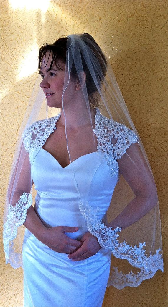 Wedding - Bridal Lace veil in single layer, fingertip with beaded scalloped edge on the bottom part only, ivory  white champagne
