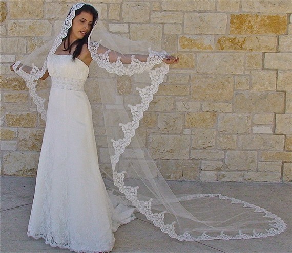زفاف - Mantilla Veil with Beaded Lace in CATHEDRAL LENGTH, Spanish lace veil with lace trim, wedding lace veil with silver or gold thread accent