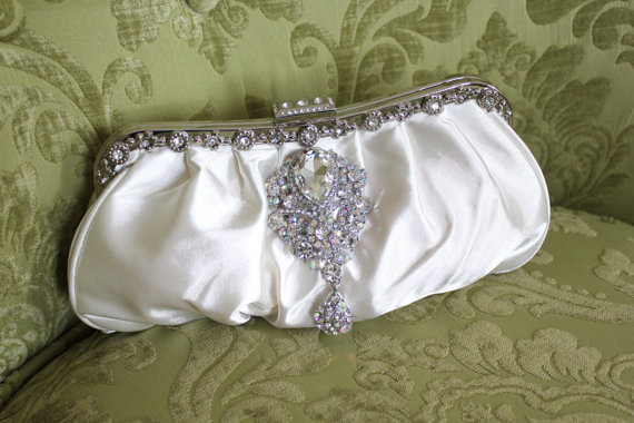 Hochzeit - Ivory Clutch, Satin Bridal Clutch, Vintage Style Clutch, Wedding Accessory, Satin Clutch with Rhinestone Brooch