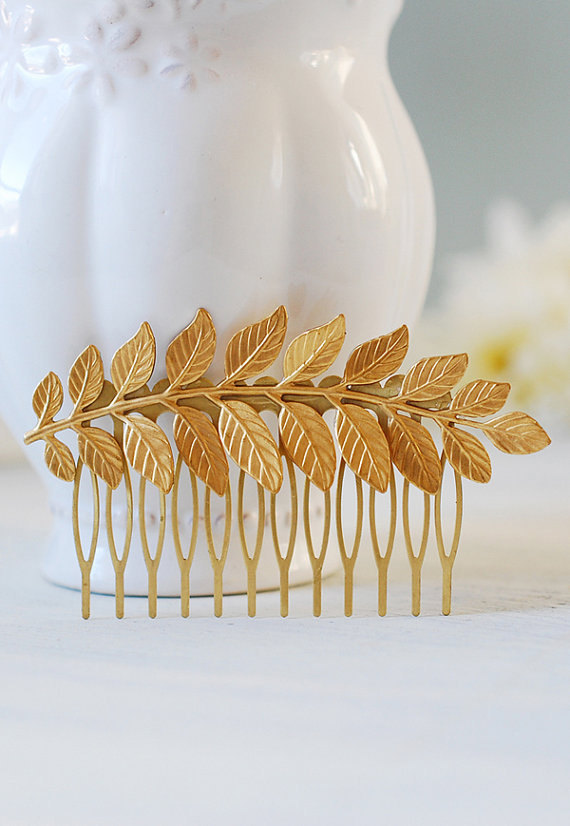 Свадьба - Gold Leaf Hair Comb. Bridal Hair Comb, Leaf Headpiece, Wedding Hair Accessory, Woodland Hair Accessory, Gold Brass Leaf Branch Hair Comb