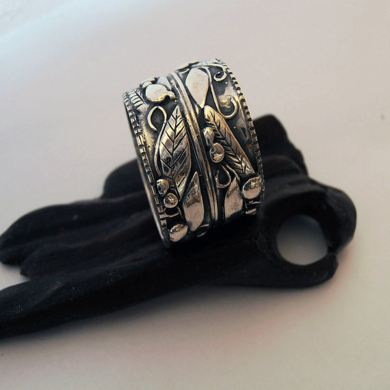 زفاف - Silver ring.A Detailed Wide Silver Statement Ring with Forest - Silver leaves Theme. Organic Silver
