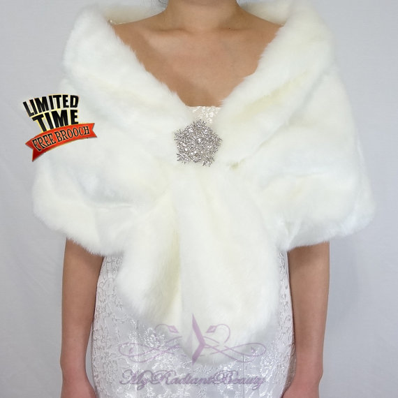 Wedding - Faux Fur Wrap, Bridal Ivory Faux Fur Shrug, Bridal Fur Stole, Wedding Stole, Wedding Fur Shawl, Bridal Fur Wrap, Faux Fur Stole FS108-IVYs