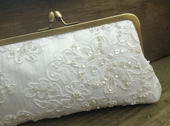 Hochzeit - White Bridal Clutch, Lace Wedding Clutch, Formal Purse, Pearl Bridal Clutch (Empress Lace & Pearl Bridal Clutch)