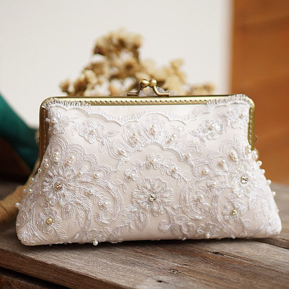 Hochzeit - Bridal Ivory Clutch Purse/ Vintage inspired / wedding bag / bridesmaid clutch / Bridal clutch