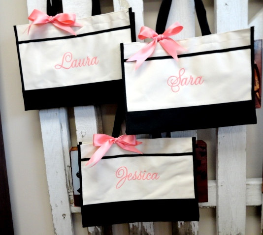 Hochzeit - 5 Bridesmaid Gifts, Monogrammed Tote Bag, Personalized Bags, Bridesmaid Tote, Set of 5