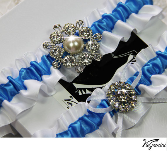 Свадьба - Something blue Bridal garter set, luxury wedding garter set, bridal garter, Keepsake and Toss garters, rhinestone garter with crystal brooc
