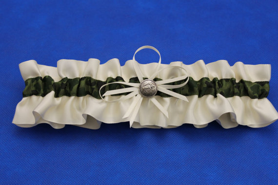 Mariage - Ivory Satin and Camouflage Wedding Garter with Moose Deco