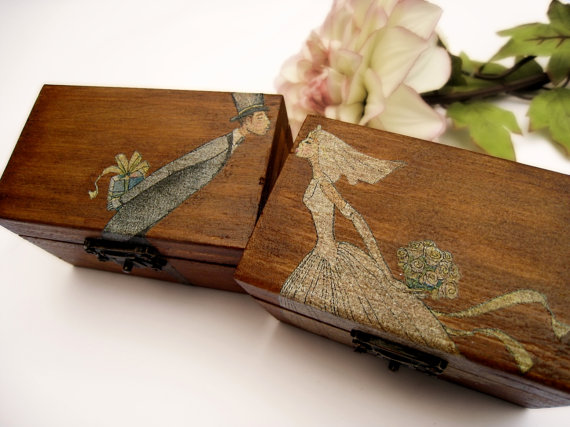 Mariage - Personalized Rustic Ring Bearer Box Rustic Wedding Vintage Wooden box Gift box Wedding decor gift idea